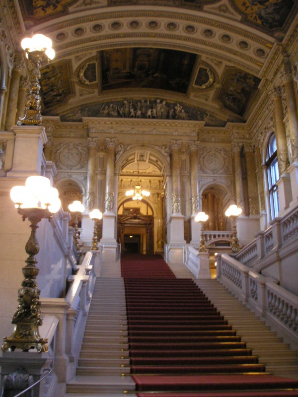Бургтеатр в Вене (Австрия)